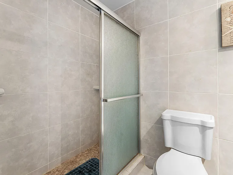 687 Marlboro Oval #A — Photo 10