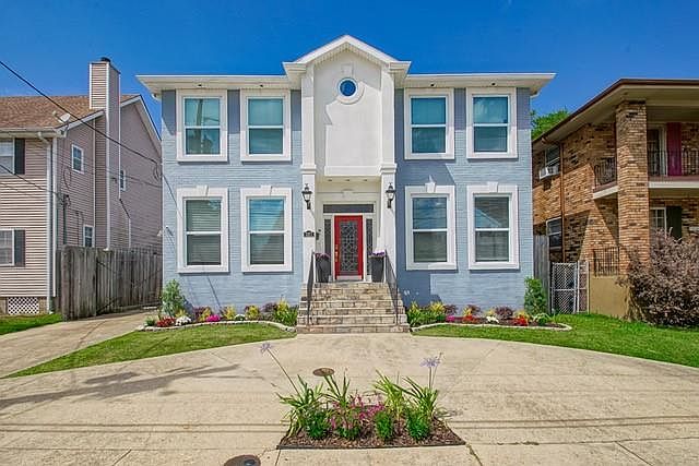 1st image of 1371 Aviators St