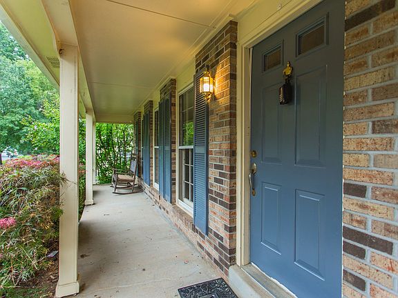 2nd image of 4742 Hickory Nut Pl