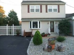 152 Twilight Ave, Laurence Harbor, NJ
