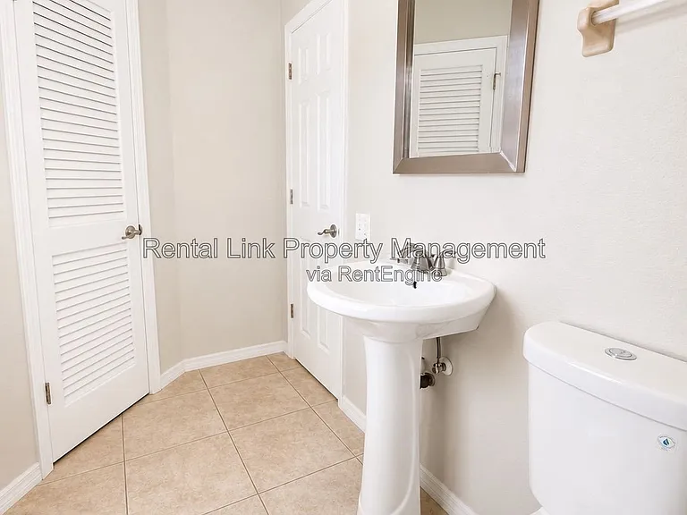 4728 Beach Dr SE #B — Photo 14