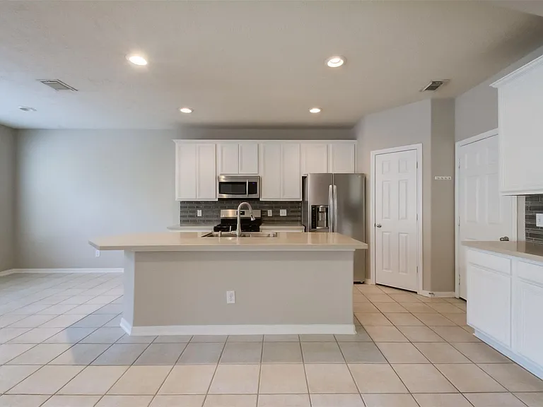 115 W Burberry Cir — Photo 10