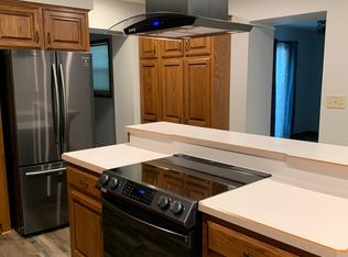 204 W Ida St, Lena, IL 61048