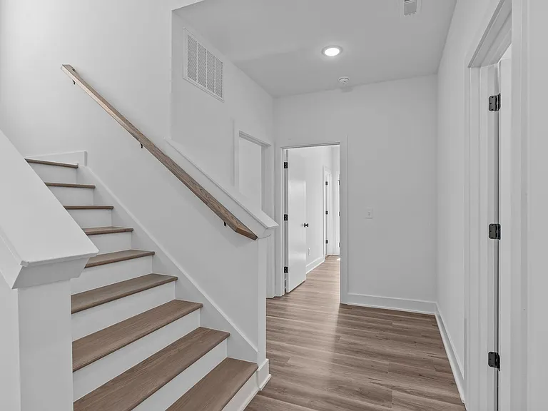1316 E Lenoir St — Photo 30