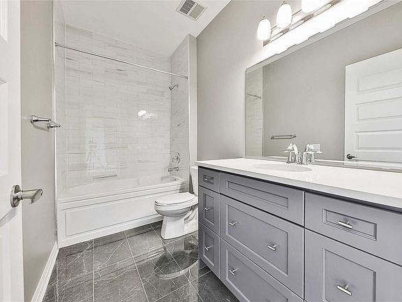 2nd image of 95 Dundas St W #403