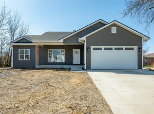 615 S 4th Ave E, Newton, IA