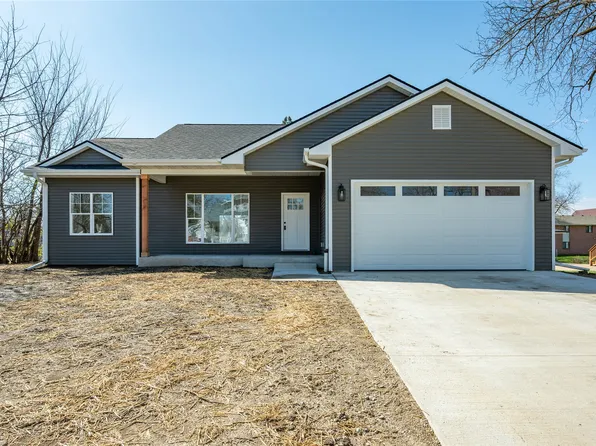 615 S 4th Ave E, Newton, IA 50208