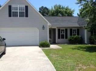 102 Sweet Bay Ct, Hampstead, NC 28443
