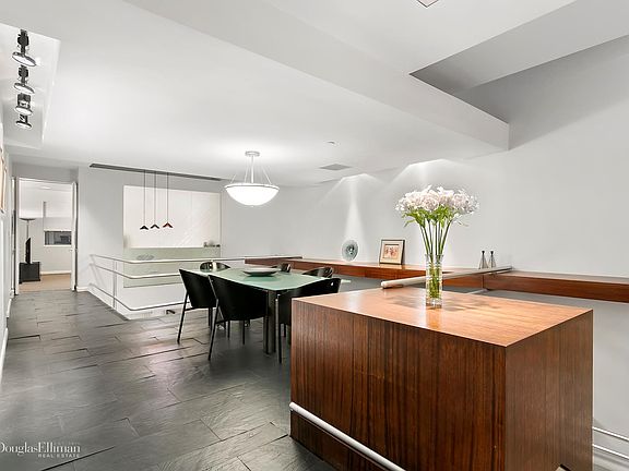 4th image of 407 E 91st St APT 1F