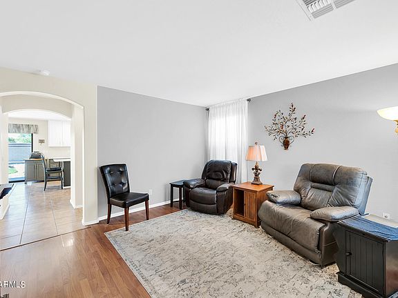 4th image of 785 W BURKHALTER Drive