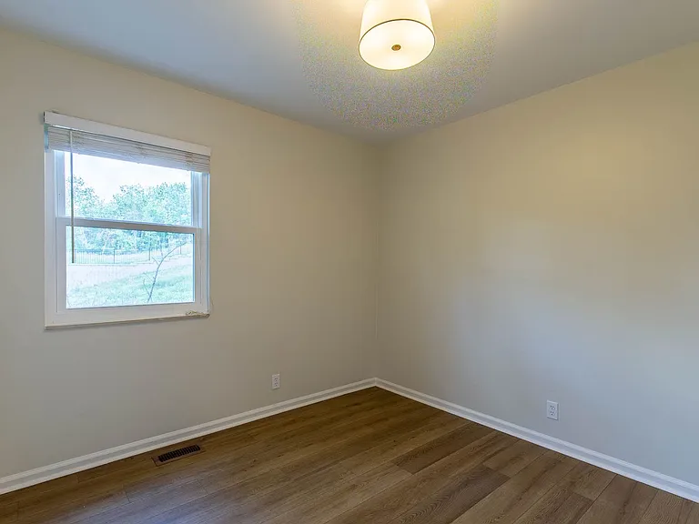 109 Welshwood Ct — Photo 8