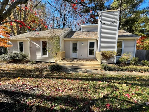 200 Glen Bonnie Ln, Cary, NC 27511