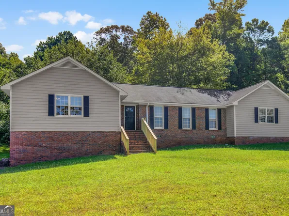 99 Sunny Brook Dr, Hogansville, GA 30230