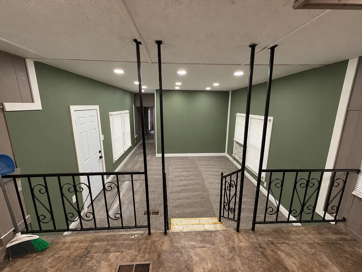 3 bed, 915 sqft, $925 — Photo 3