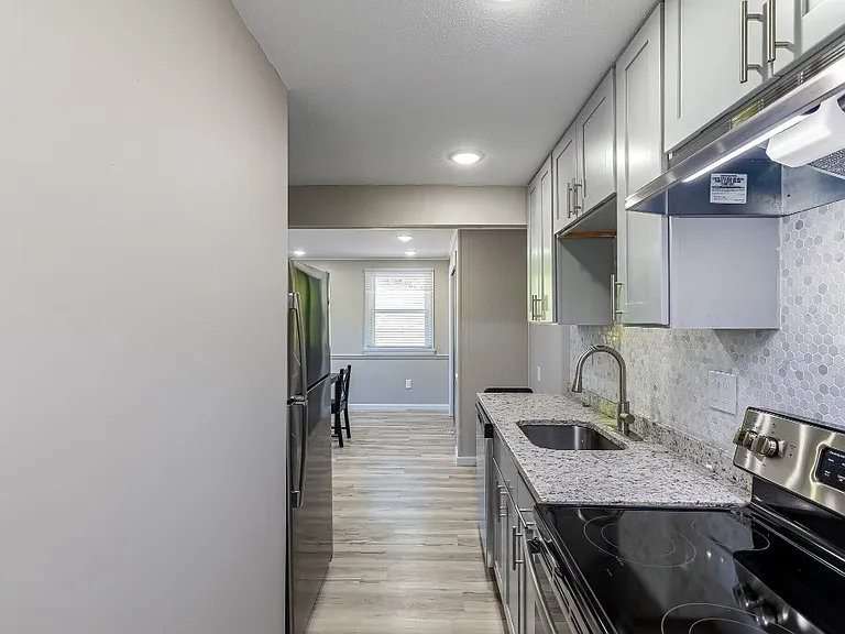 89 Cheney Dr #23 — Photo 1