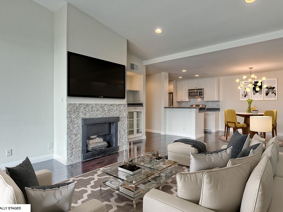 1st image of 906 N Doheny Dr APT 416