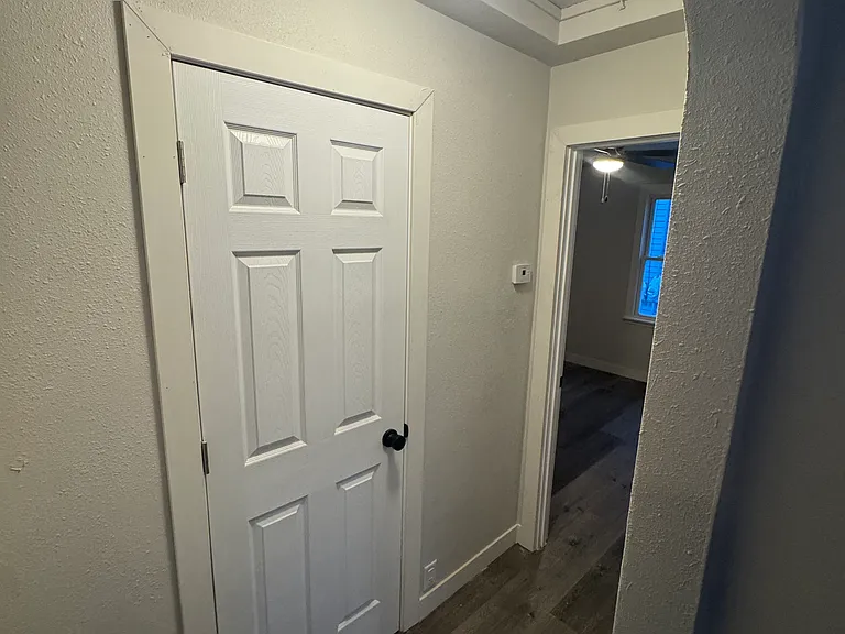 306 N 10th Ave — Photo 8