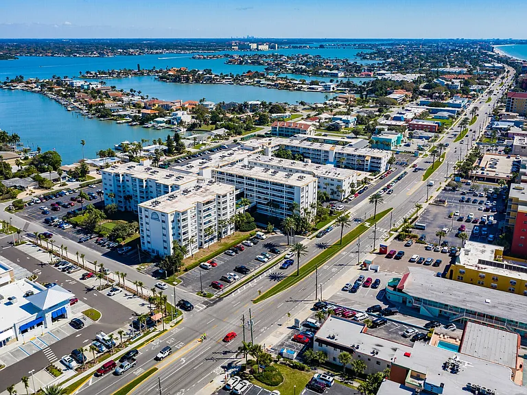 17105-17117 Gulf Blvd — Photo 37