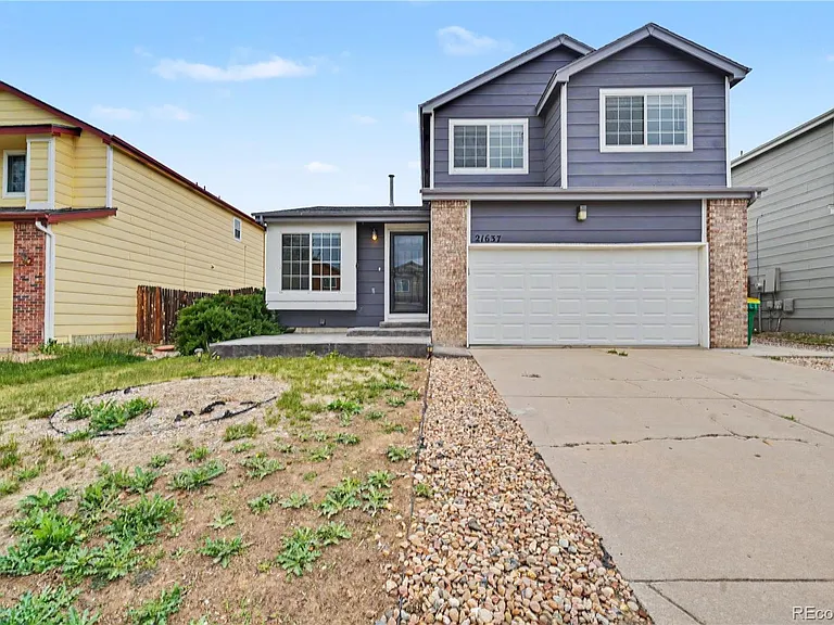 21637 E Crestline Dr — Photo 1
