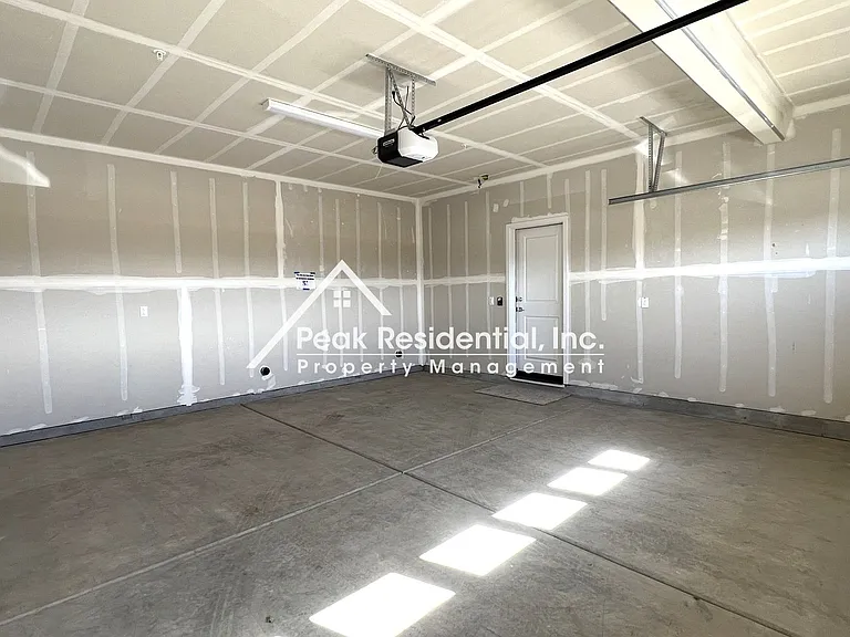 8349 Kyler Rd — Photo 37