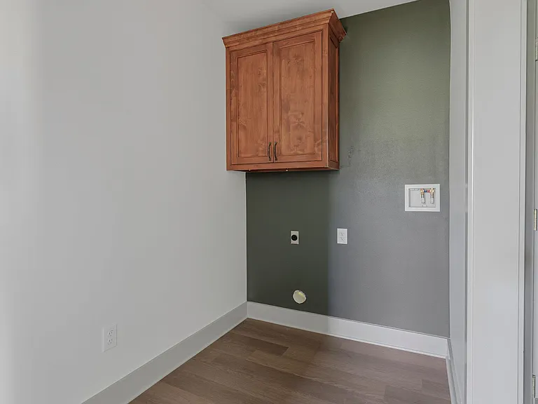 988 Terrace Ave — Photo 11
