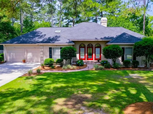 1035 Riverdale Dr, Waycross, GA 31503