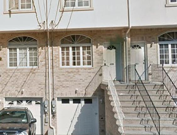 4th image of 279 Nicholas Ave #2