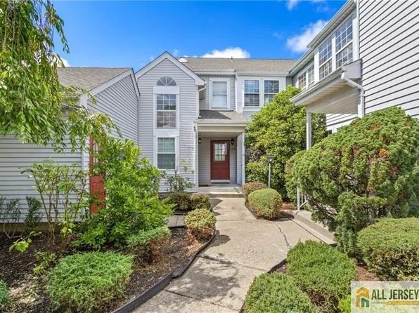 23 James Buchanan Dr, Monroe Township, NJ 08831
