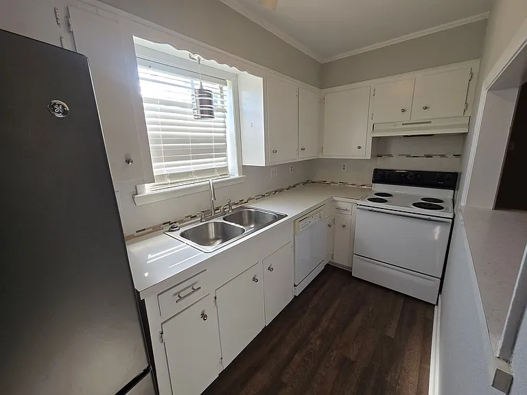 1309 Airline Dr — Photo 6