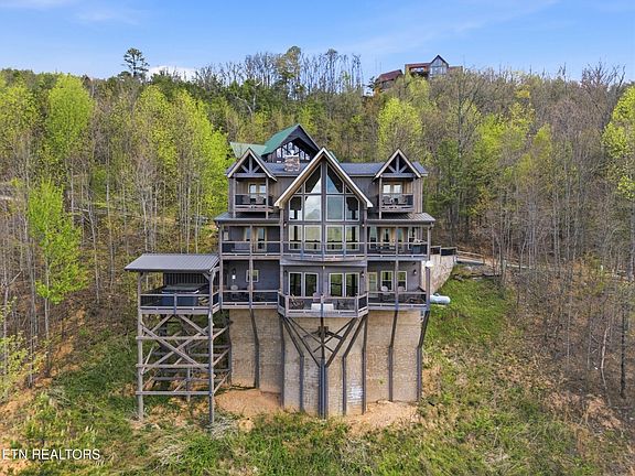 3rd image of 2643 Dogwood Ridge Way