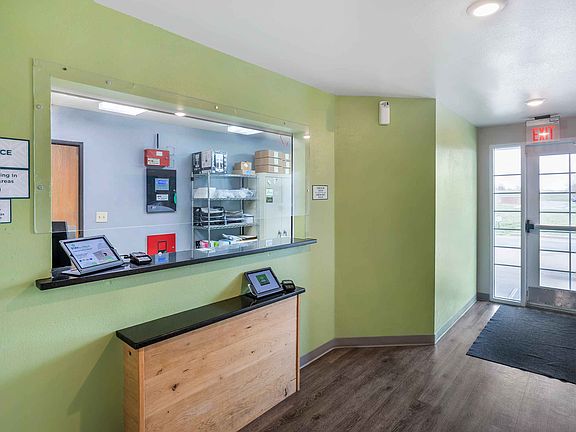 Lobby and Guest Check-in