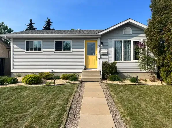 1912 145a Ave NW #1A, Edmonton, AB T5Y 1V5