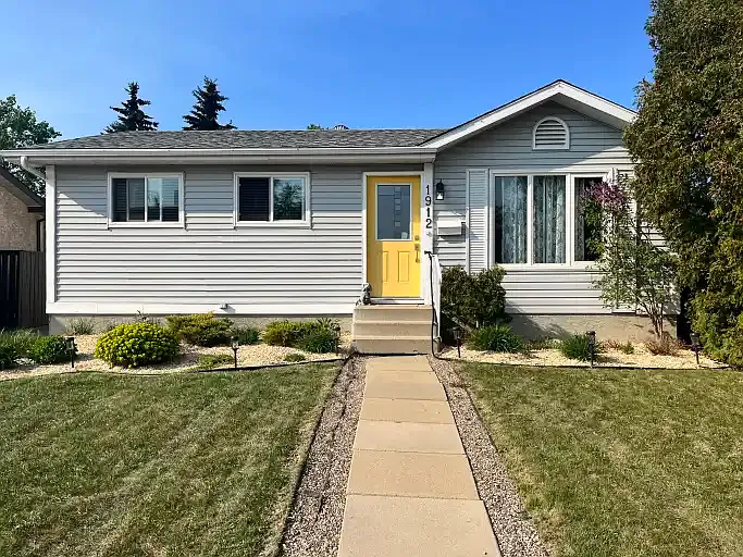 1912 145a Ave NW #1A photo 1