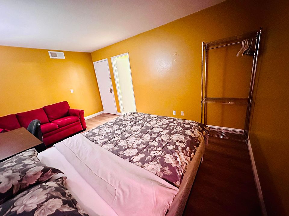 1st image of 3974 Belhaven St