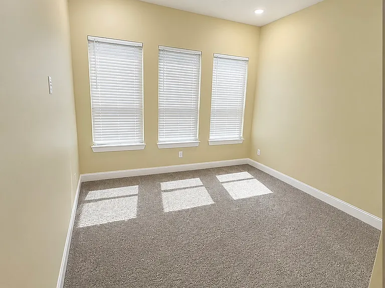 321 Bounding Main St — Photo 25