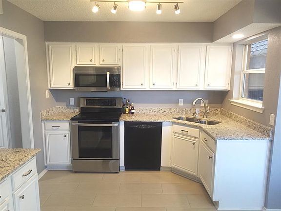 4th image of 10512 Maria Dr