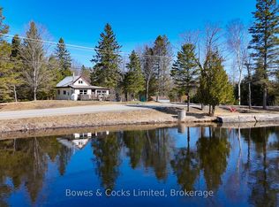 348 Steenburg Lake Rd N, Limerick, ON K0L 1W0