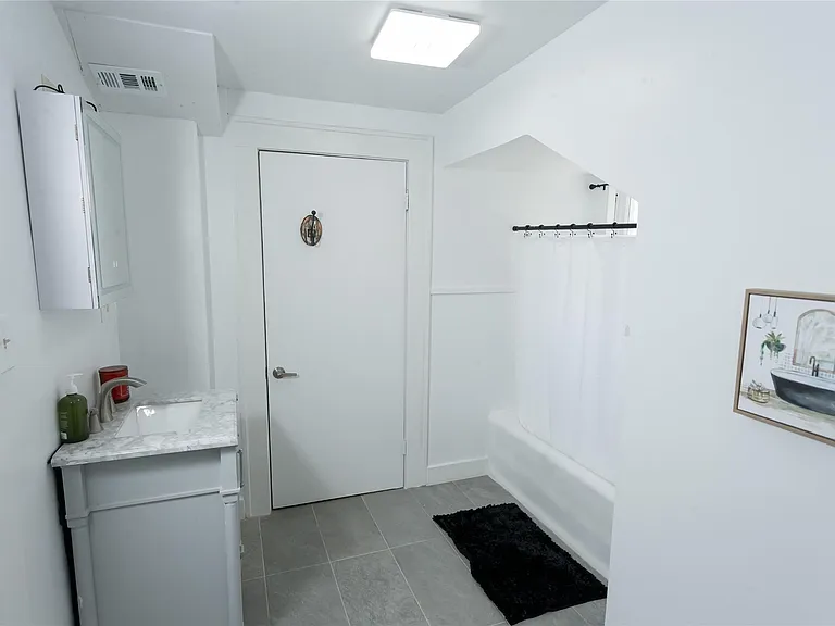 1629 Bonnie Brae St — Photo 6