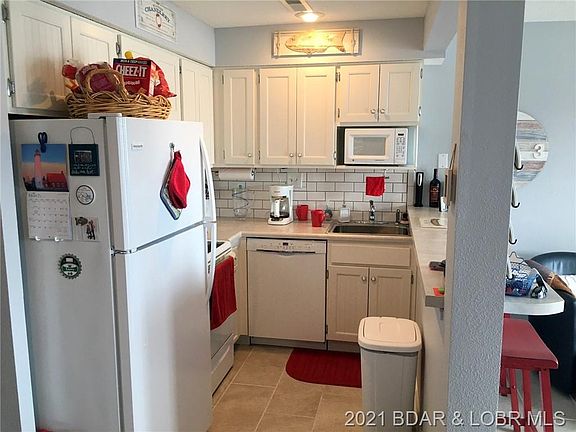 4th image of 911 Crawford Dr #202