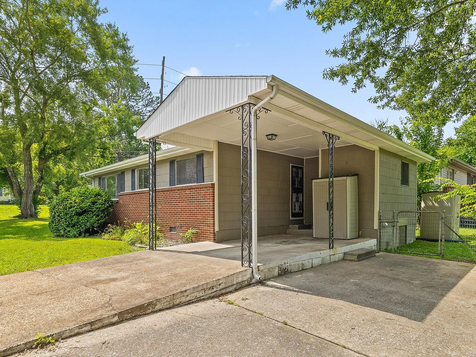3 bed, 1096 sqft, $1,750 — Photo 3