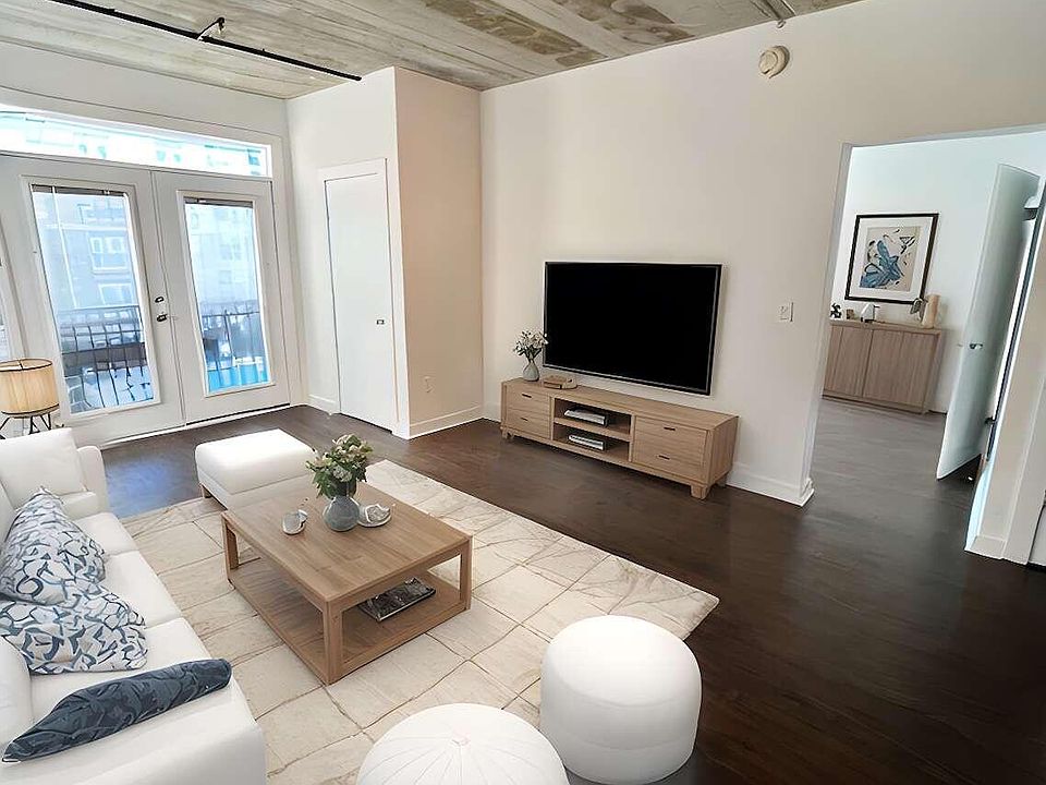 1st image of 800 Peachtree St NE APT 1317