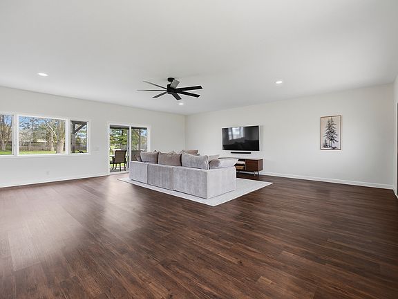 5th image of 1818 Brickville Rd