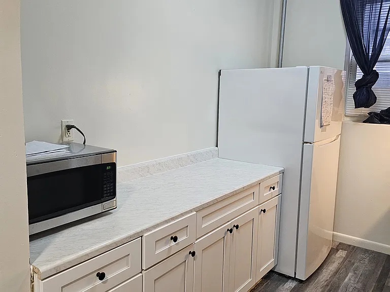 235 E 91st St #1 — Photo 10