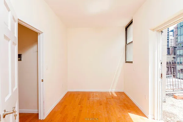 Rented by Town Residential | media 9