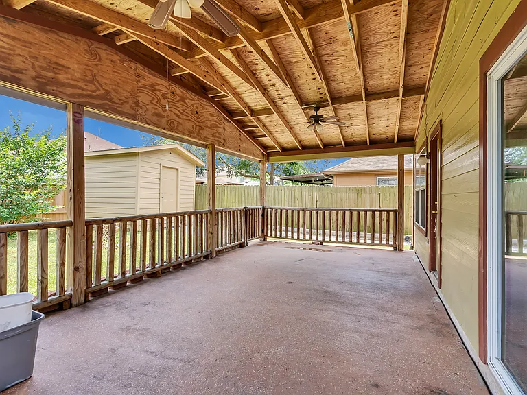 11319 Lindenloch Ln — Photo 22