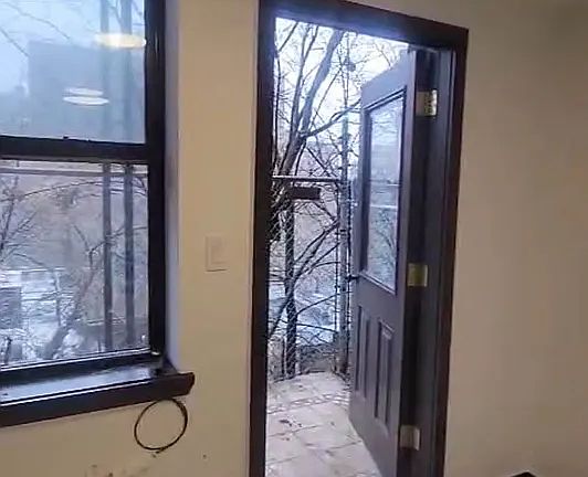4th image of 1358 Clay Ave #1C