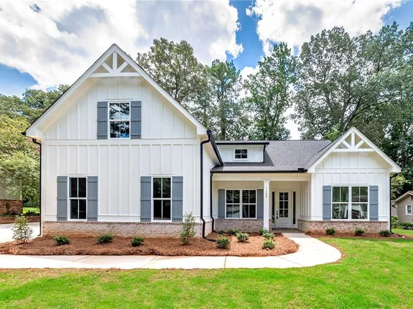 1329 Davis St, Sugar Hill, GA 30518