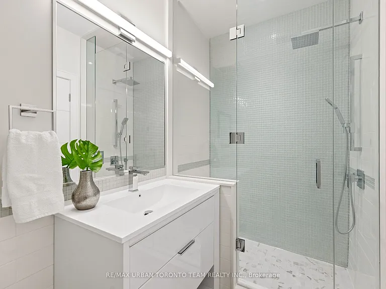 4 Drake Cres — Photo 41