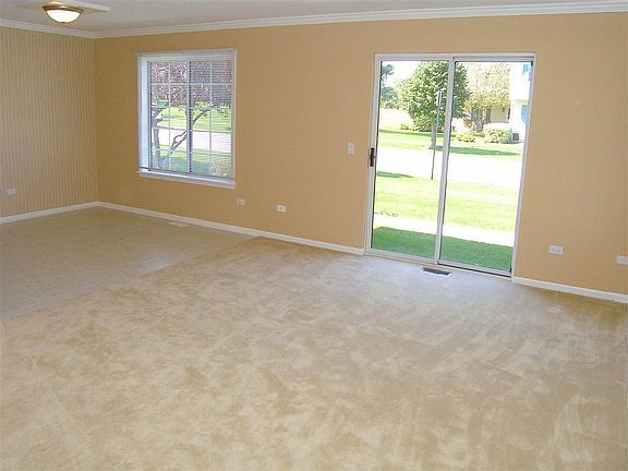 3rd image of 400 Village Creek Dr #5A