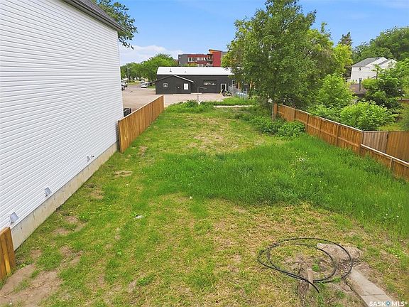 4th image of 537 H AVENUE S